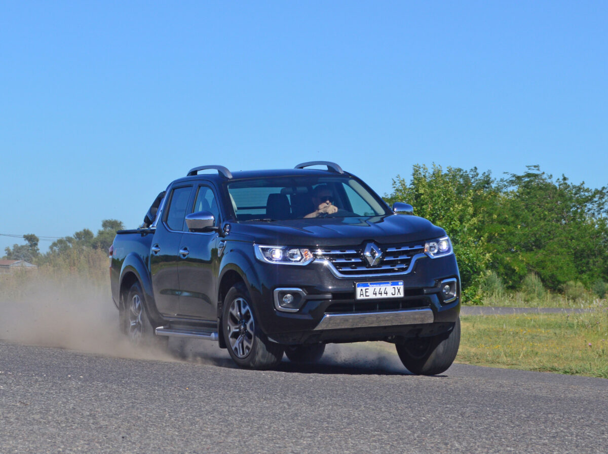 Test Drive Renault Alaskan Iconic A T Gran Salto Del Rombo Cca