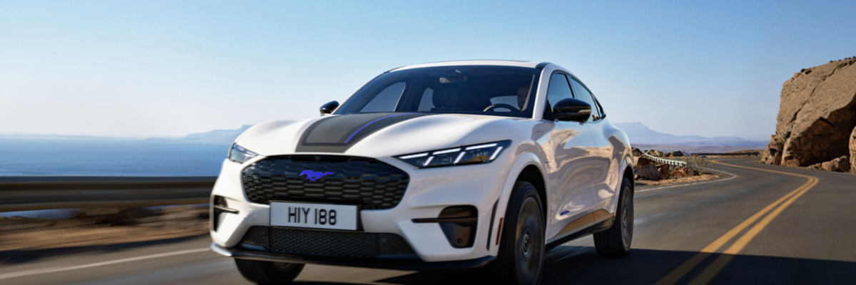 Modelo Que Evoca El Espíritu De La Costa Oeste De Estados Unidos Modelo Que Evoca El Espíritu De La Costa Oeste De Estados Unidos